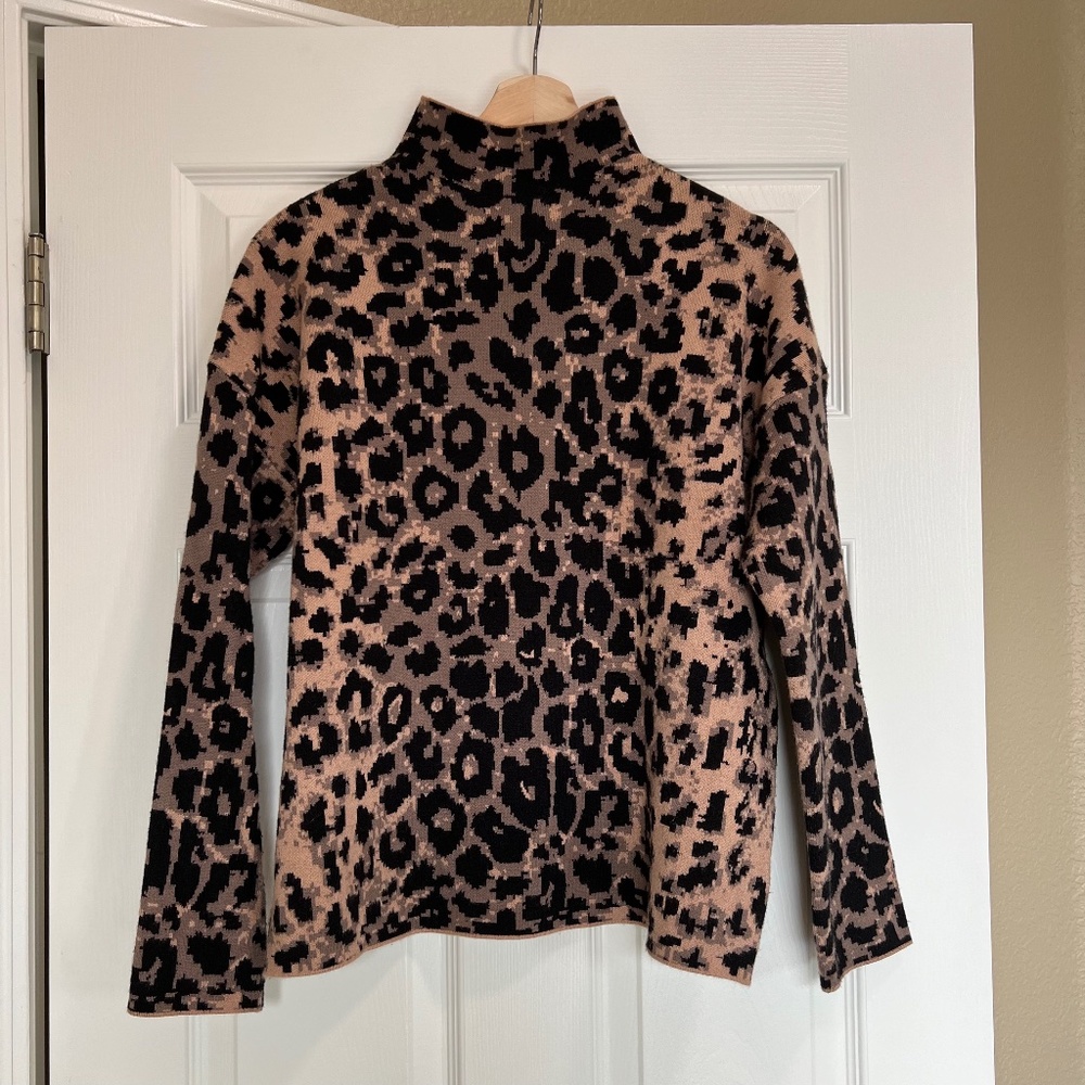 Nicole Miller Leopard Print Mock Neck Sweater Size Large 🐆 Soft and Stretchy!!